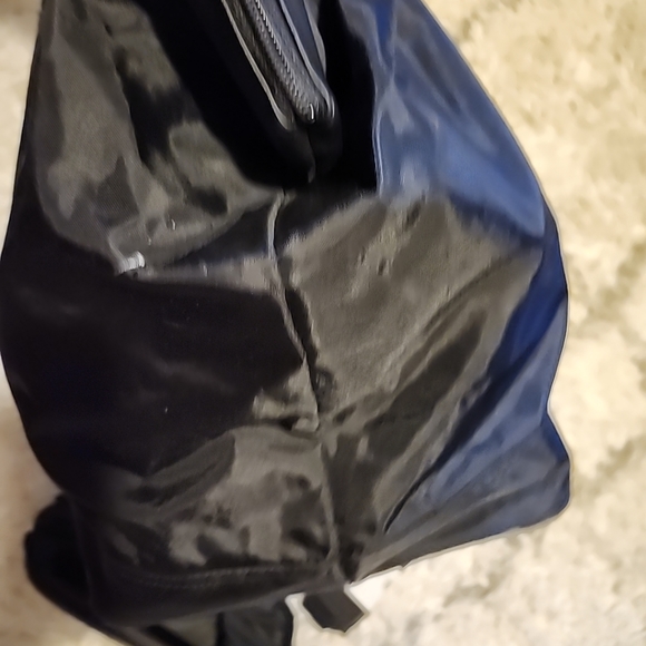 Calvin Klein Detatchable crossbody messenger travel bag w logos, small b… - Picture 9 of 16